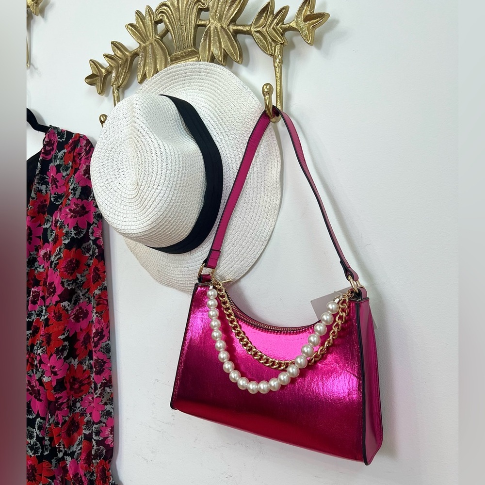 🆕💕💖Chic hot pink metallic handbag